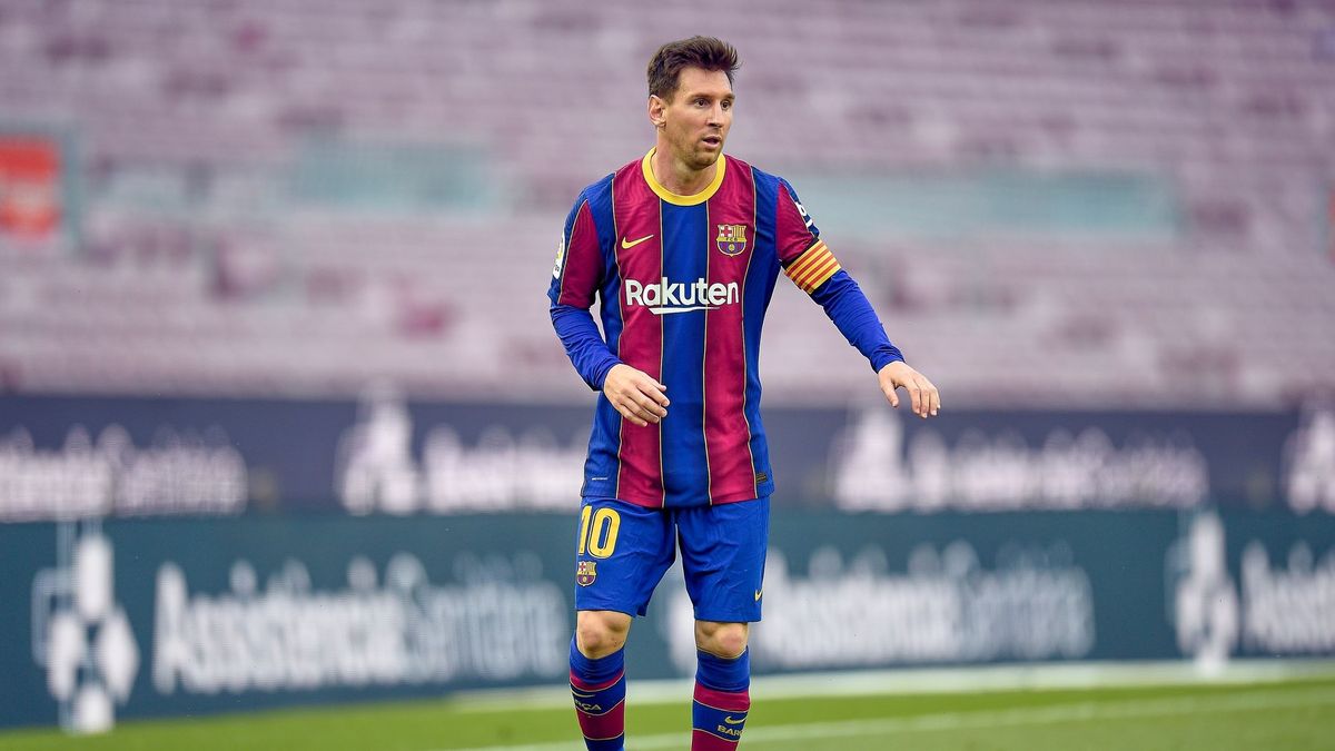 Barcelona dramaticky zchudla. O kolik půjdou Messi a spol s platem dolů?